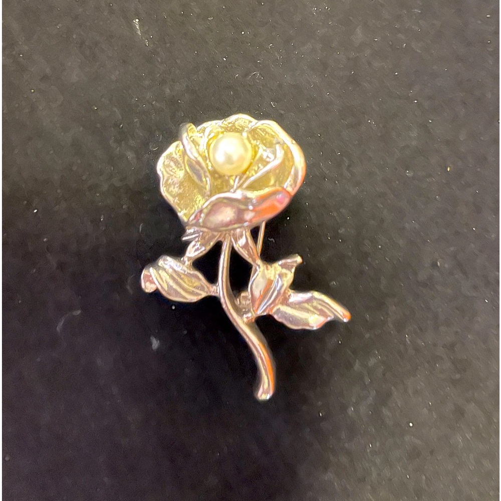 7 Brooches